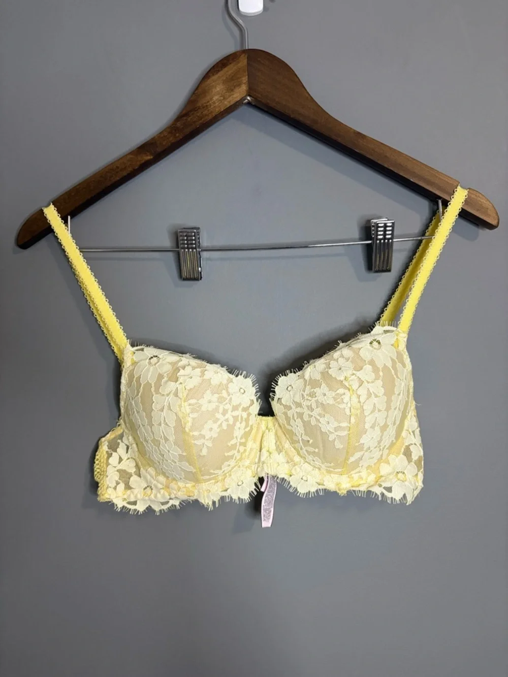 Victoria’s Secret Dream Angels Yellow Lace Bra 34B Lined Demi - Picture 2 of 8